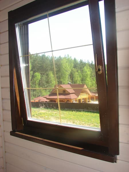 Как правильно проветривать помещения в которых установлены деревянные окна